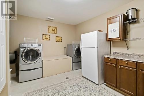 1195 Crestdale Road, Mississauga, ON - Indoor Photo Showing Laundry Room