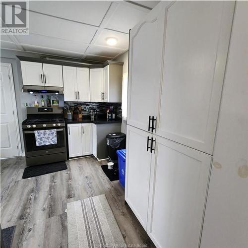 70 Mcintyre Street, Nairn Centre, ON - Indoor Photo Showing Kitchen