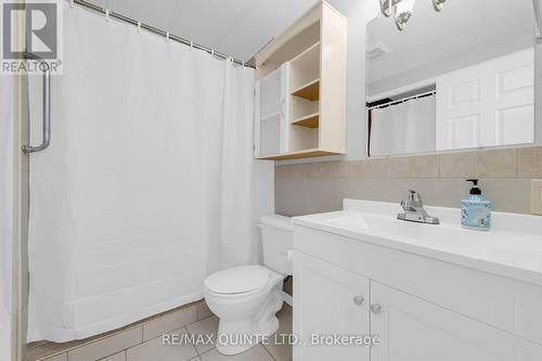 40 - 311 Dundas Street E, Quinte West, ON - Indoor Photo Showing Bathroom