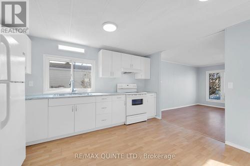 40 - 311 Dundas Street E, Quinte West, ON - Indoor Photo Showing Kitchen