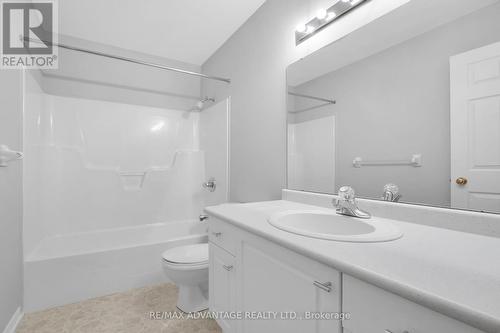 2nd Full Bath - 1 - 515 Proudfoot Lane, London, ON - Indoor Photo Showing Bathroom