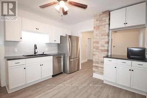 429 Burbrook Place, London, ON - Indoor Photo Showing Kitchen With Double Sink