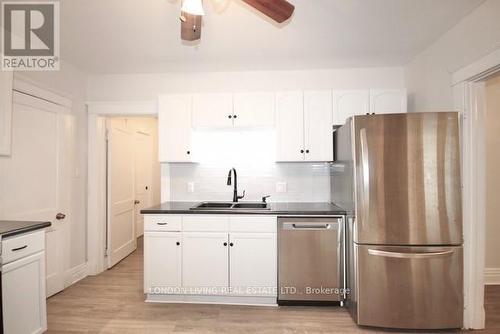 429 Burbrook Place, London, ON - Indoor Photo Showing Kitchen With Double Sink