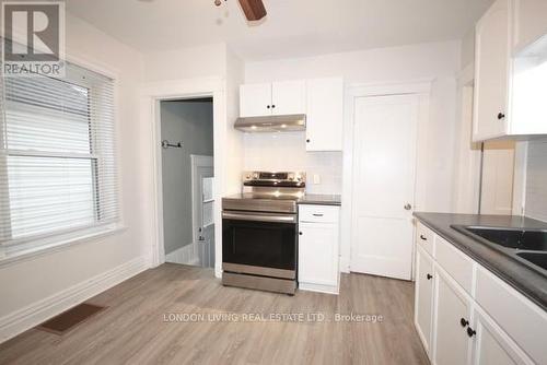 429 Burbrook Place, London, ON - Indoor Photo Showing Kitchen