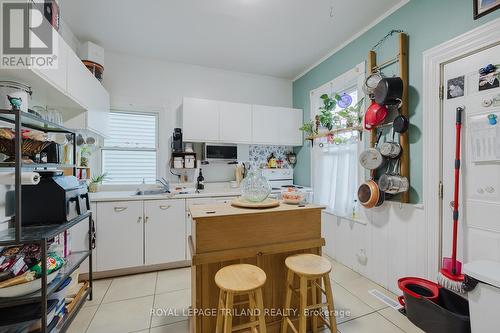 32 Mary Street W, St. Thomas, ON - Indoor Photo Showing Kitchen