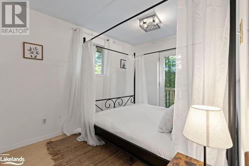 1335 Sherwood Forest Road, Bracebridge, ON - Indoor Photo Showing Bedroom