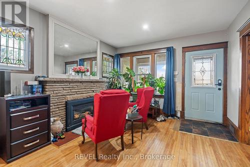 266 Kent Street, Port Colborne (878 - Sugarloaf), ON - Indoor Photo Showing Other Room With Fireplace