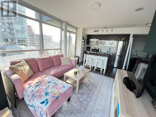 1506 - 68 Abell Street, Toronto, ON - Indoor Photo Showing Living Room