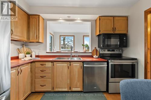 116 Brunswick Street, Oshawa (Donevan), ON - Indoor Photo Showing Kitchen With Double Sink