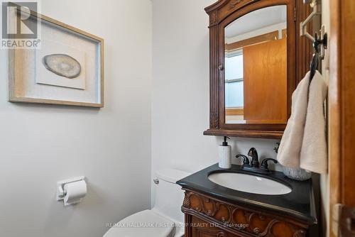 116 Brunswick Street, Oshawa (Donevan), ON - Indoor Photo Showing Bathroom