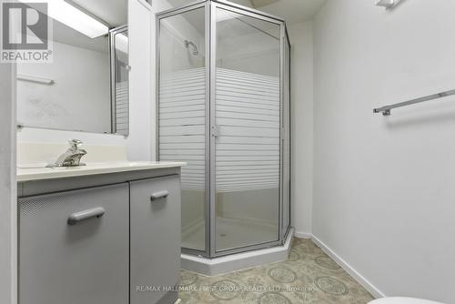 116 Brunswick Street, Oshawa (Donevan), ON - Indoor Photo Showing Bathroom