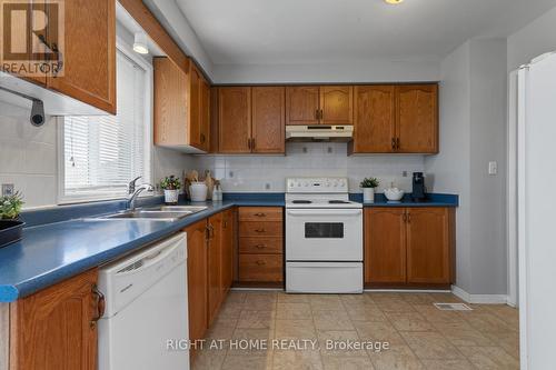 8 Mancini Dr Drive, Kawartha Lakes (Woodville), ON - Indoor Photo Showing Kitchen With Double Sink