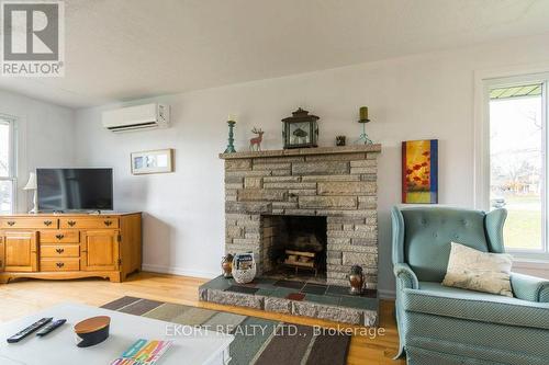 239 Dundas Street W, Belleville, ON - Indoor Photo Showing Living Room With Fireplace