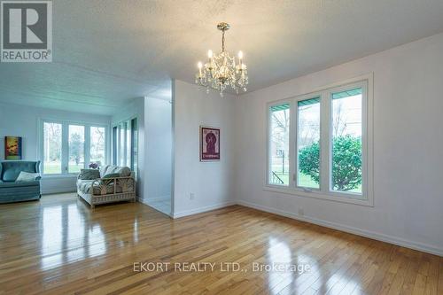 239 Dundas Street W, Belleville, ON - Indoor