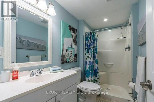 239 Dundas Street W, Belleville, ON - Indoor Photo Showing Bathroom