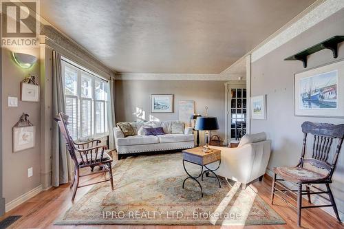 1 Mcquade Drive, Quinte West, ON - Indoor Photo Showing Living Room