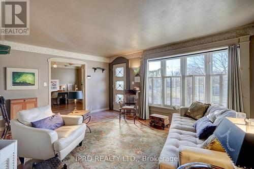 1 Mcquade Drive, Quinte West, ON - Indoor Photo Showing Living Room