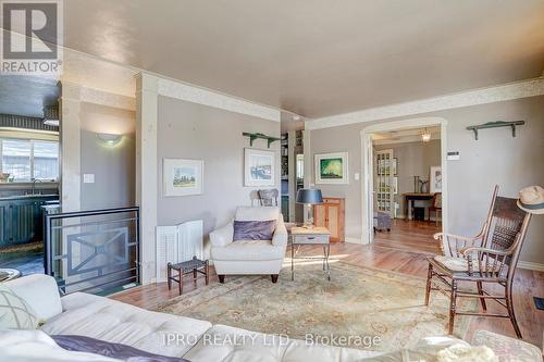 1 Mcquade Drive, Quinte West, ON - Indoor Photo Showing Living Room