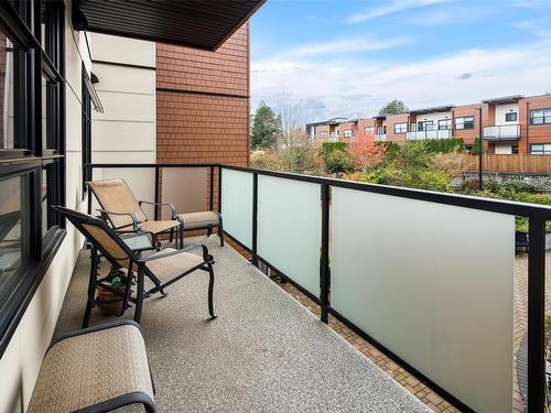 203-4000 Shelbourne St, Saanich, BC - Outdoor With Balcony With Exterior