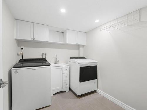 Laundry room - 375 Av. Glengarry, Mont-Royal, QC - Indoor Photo Showing Laundry Room