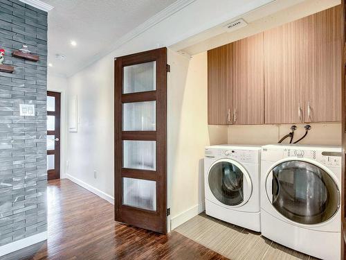 Salle de lavage - 101-2500 Rue St-Antoine O., Montréal (Le Sud-Ouest), QC - Indoor Photo Showing Laundry Room