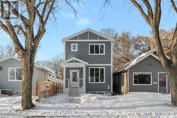 917 J AVENUE  Saskatoon, SK S7M 2B7