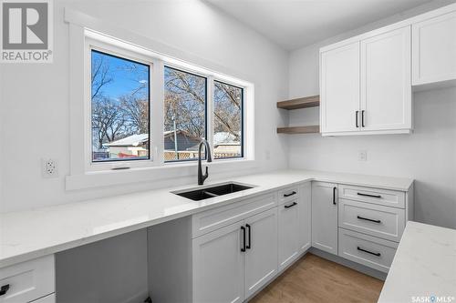 917 J Avenue, Saskatoon, SK - Indoor Photo Showing Kitchen With Double Sink