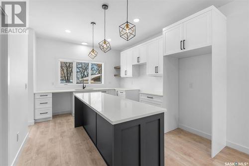 917 J Avenue, Saskatoon, SK - Indoor Photo Showing Kitchen