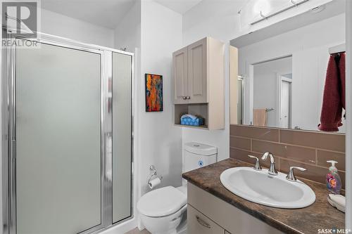 301 530 J Avenue S, Saskatoon, SK - Indoor Photo Showing Bathroom