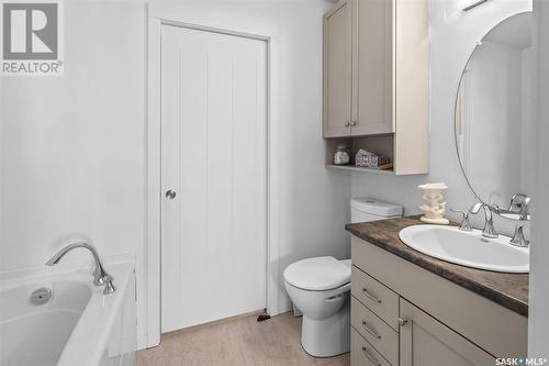 301 530 J Avenue S, Saskatoon, SK - Indoor Photo Showing Bathroom