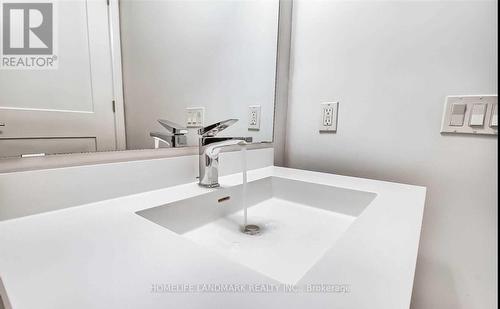 2911 - 7895 Jane Street, Vaughan, ON -  Photo Showing Bathroom