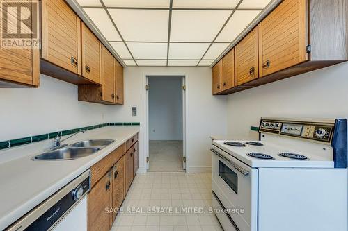 805 - 86 Gloucester Street, Toronto, ON - Indoor Photo Showing Kitchen With Double Sink