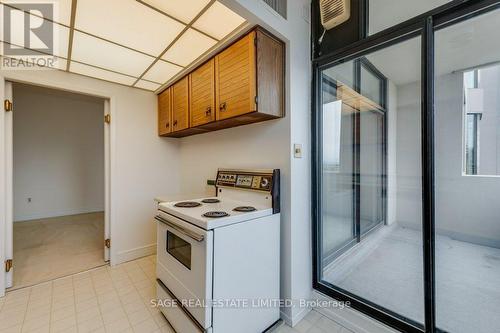 805 - 86 Gloucester Street, Toronto, ON - Indoor Photo Showing Kitchen