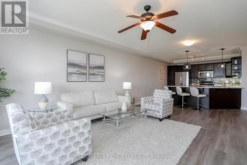 1008 - 1030 Coronation Drive, London, ON - Indoor Photo Showing Living Room