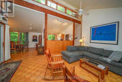 9919 Pinery Lane, Lambton Shores (Grand Bend), ON - Indoor Photo Showing Living Room