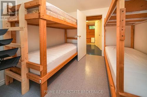 9919 Pinery Lane, Lambton Shores (Grand Bend), ON - Indoor Photo Showing Bedroom