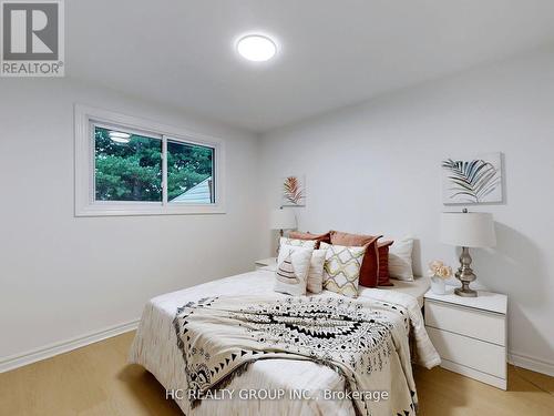 26 Algonquin Crescent, Aurora, ON - Indoor Photo Showing Bedroom