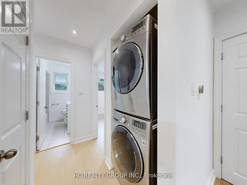 26 Algonquin Crescent, Aurora, ON - Indoor Photo Showing Laundry Room