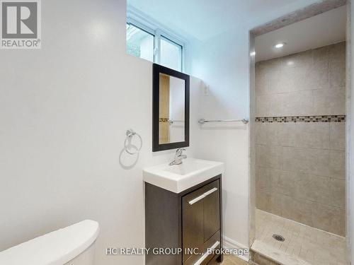 26 Algonquin Crescent, Aurora, ON - Indoor Photo Showing Bathroom