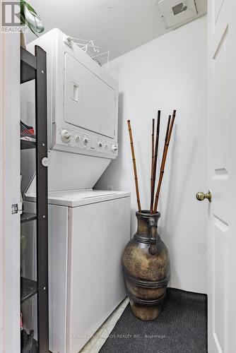 1107 - 270 Davis Drive, Newmarket, ON - Indoor Photo Showing Laundry Room