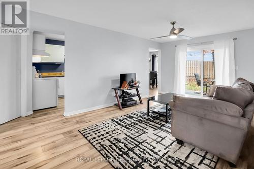 102 - 189 Dorchester Boulevard, St. Catharines (444 - Carlton/Bunting), ON - Indoor Photo Showing Living Room