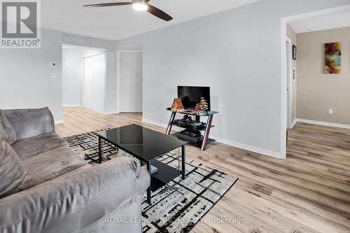 102 - 189 Dorchester Boulevard, St. Catharines (444 - Carlton/Bunting), ON - Indoor Photo Showing Living Room