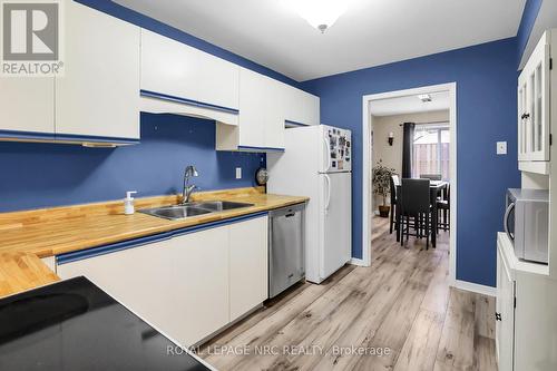 102 - 189 Dorchester Boulevard, St. Catharines (444 - Carlton/Bunting), ON - Indoor Photo Showing Kitchen With Double Sink