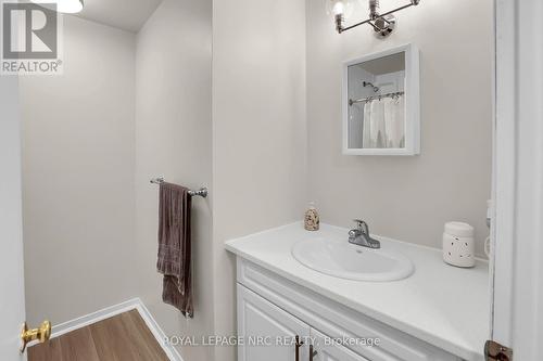 102 - 189 Dorchester Boulevard, St. Catharines (444 - Carlton/Bunting), ON - Indoor Photo Showing Bathroom