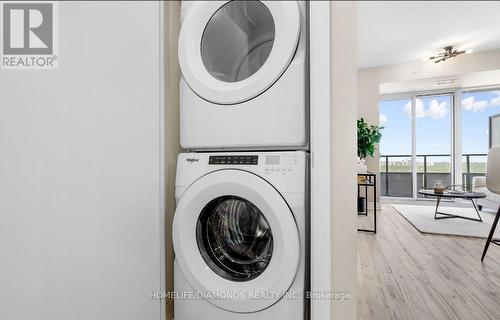 3802 - 20 Shorebreeze Drive, Toronto, ON - Indoor Photo Showing Laundry Room