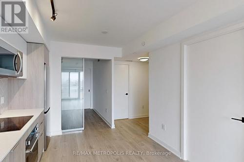 521 - 36 Zorra Street, Toronto, ON - Indoor Photo Showing Kitchen