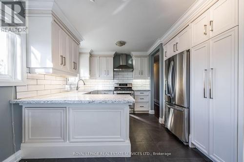 4 Mallard Crescent, Brampton, ON - Indoor Photo Showing Kitchen