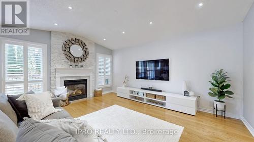 6017 Osprey Boulevard, Mississauga, ON - Indoor Photo Showing Living Room With Fireplace