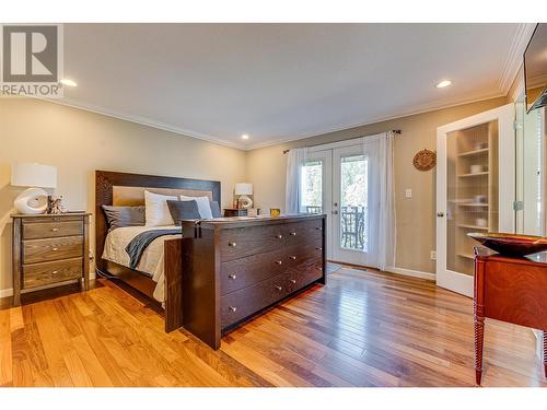 9291 Chinook Road, Vernon, BC - Indoor Photo Showing Bedroom