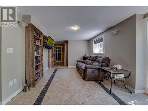 9291 Chinook Road, Vernon, BC - Indoor